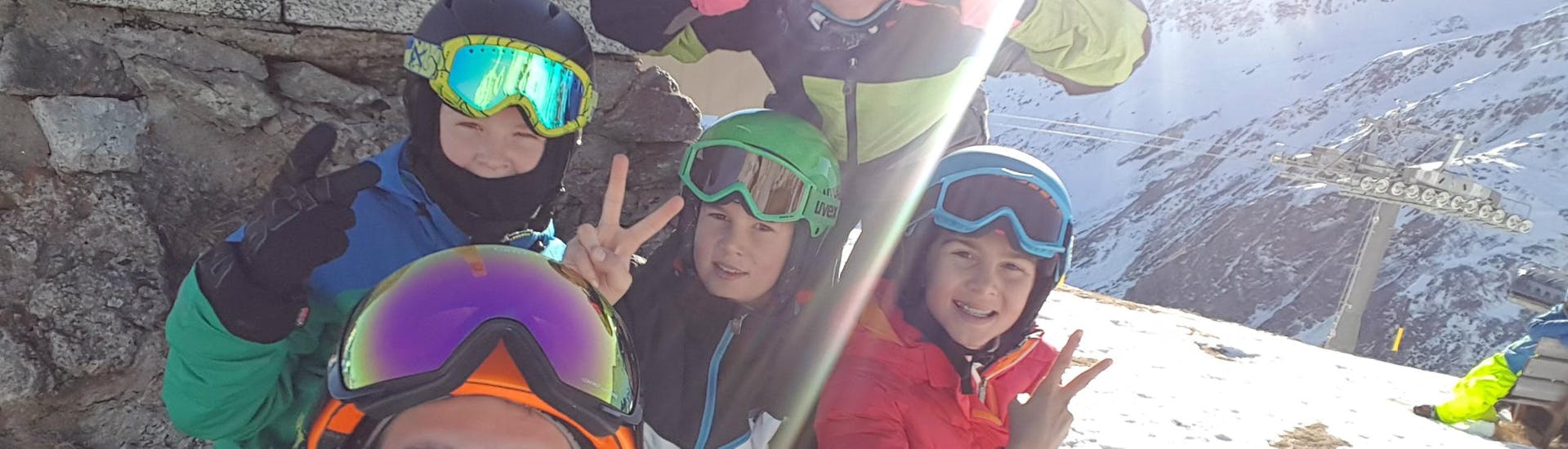 Lezioni di sci per bambini a partire da 7 anni con esperienza.
