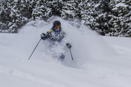 A private off-piste skiing lesson takes places in Cerler with Escuela Española de Esquí y Snowboard de Cerler. 