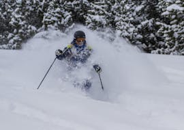 A private off-piste skiing lesson takes places in Cerler with Escuela Española de Esquí y Snowboard de Cerler. 