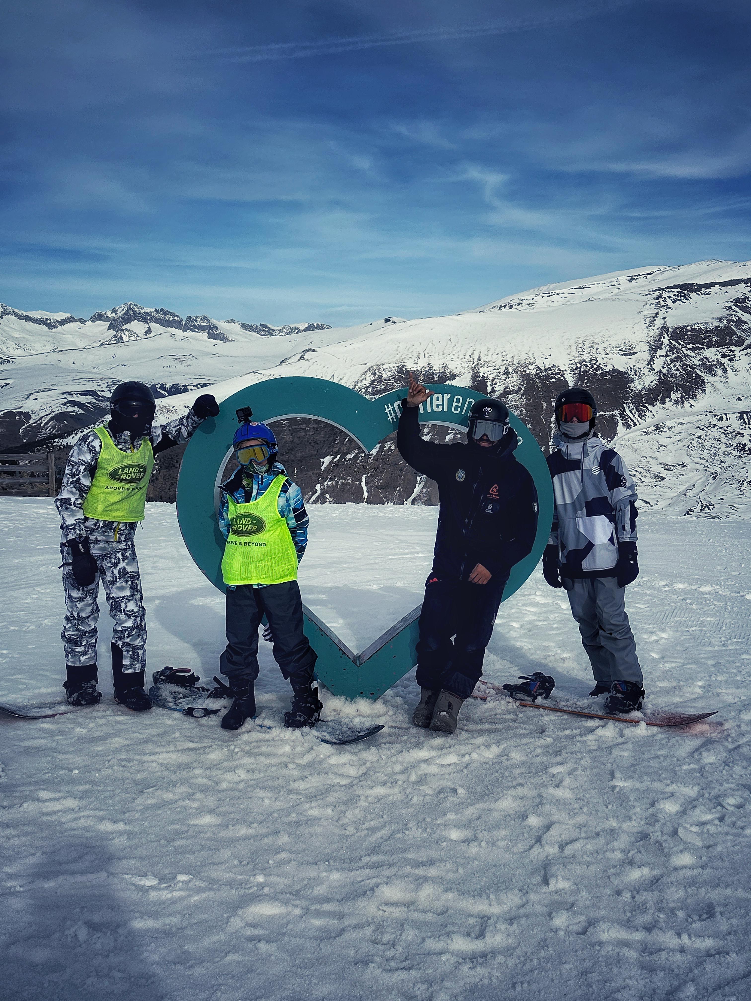 Privé snowboardlessen voor alle niveaus met Escuela Esquí y Snowboard Valle de Benás.