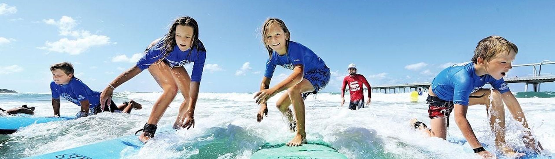 Surfkurs in Main Beach - Gold Coast (ab 6 J.) für Anfänger.