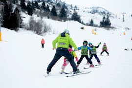 Lezioni di sci per bambini (4-13 anni) per tutti i livelli con Maestri di Sci Cristallo - Monte Bondone.