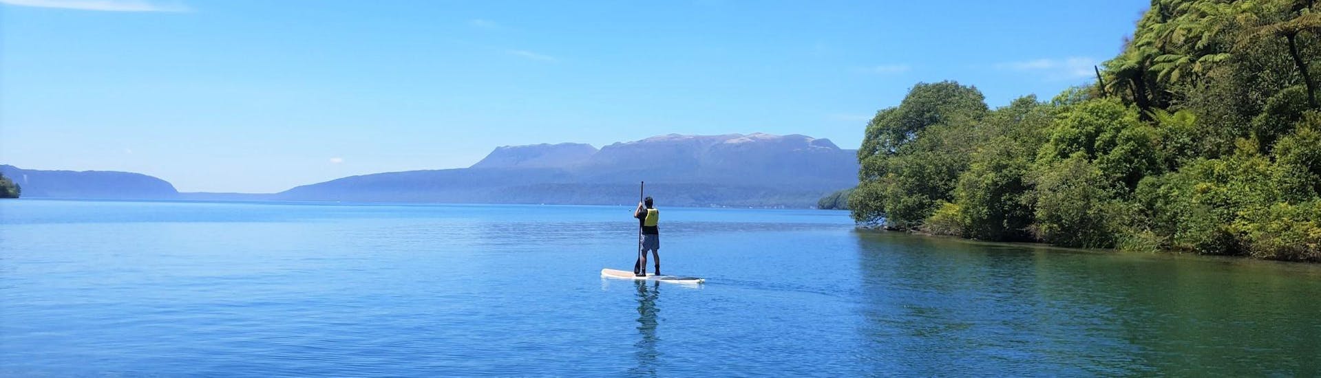 Kayak e canoa facile - Lake Tikitapu.