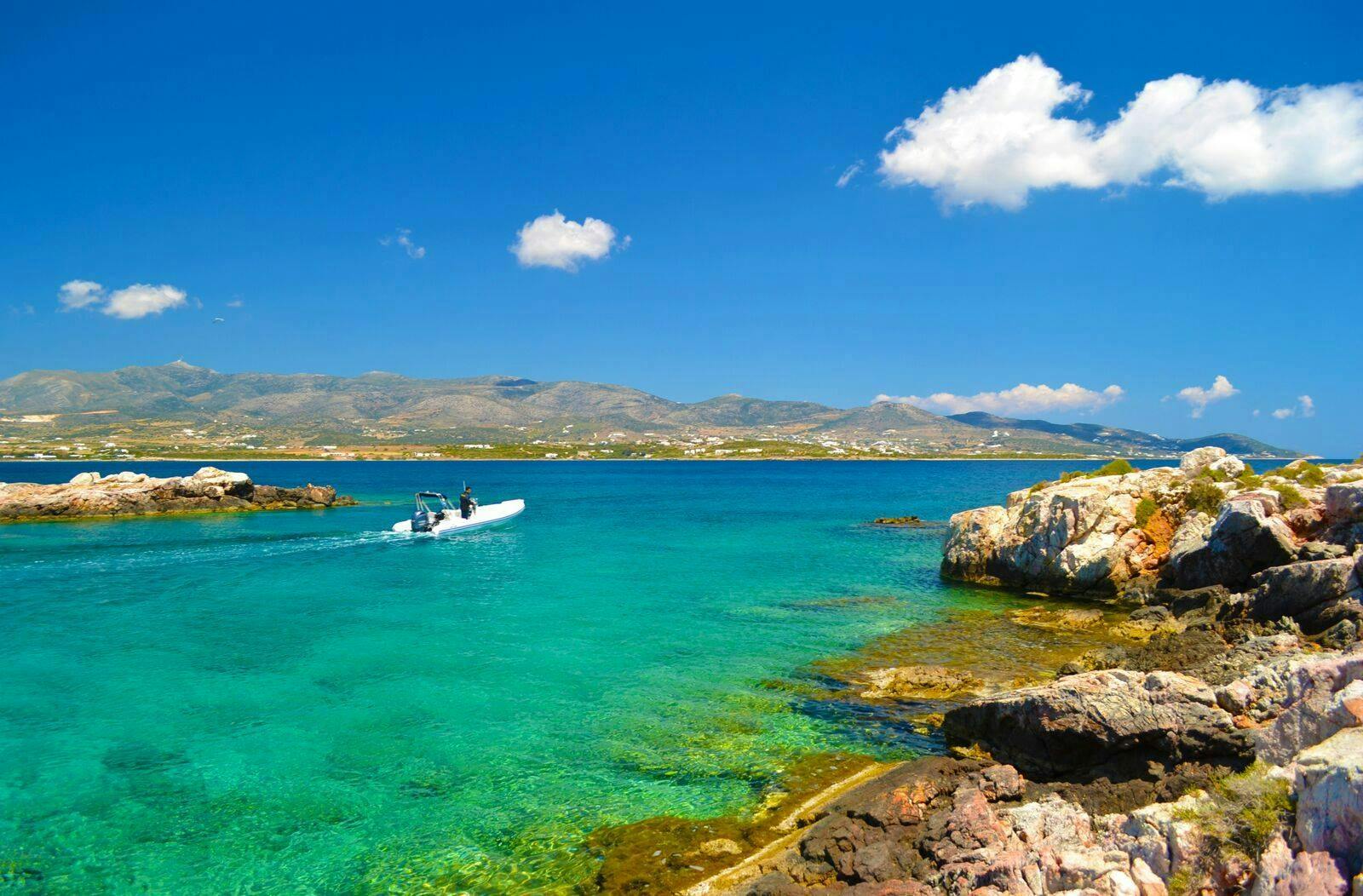Our guests setting off during the Lagoon and Drios Boat Tour from Paros with G3 Boats.