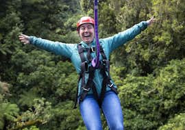 Eenvoudige Zipline in Rotorua met Rotorua Canopy Tours Eenvoudige Zipline in Rotorua met Rotorua Canopy Tours.