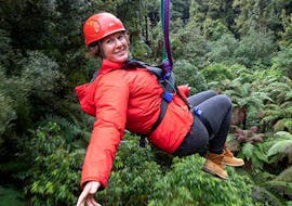 Zipline di media difficoltà a Rotorua con Rotorua Canopy Tours.