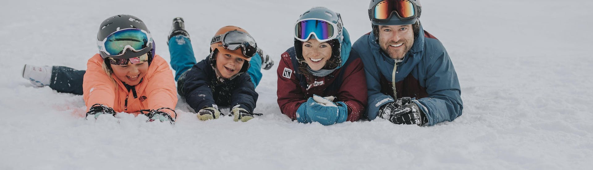 Kids Ski Lessons (5-17 years) - All Levels - With Transfer.