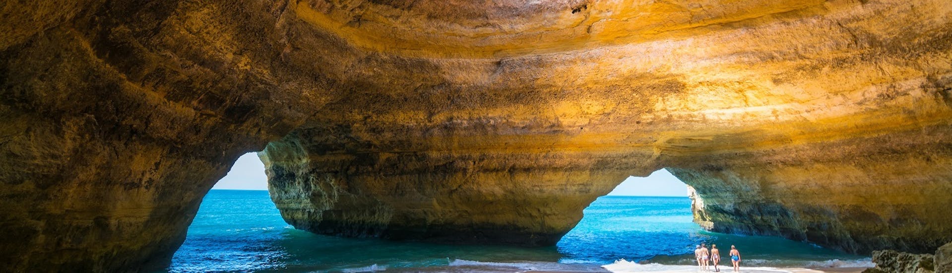 Photo de Benagil Cave pendant la Balade en bateau à la grotte de Benagil & la plage de Marinha avec Baignade avec Blue Ocean Trips.