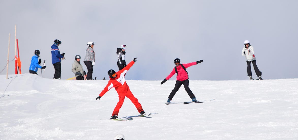 Teen & Adult Ski Lessons for First Timers & Beginners from Ski School Snowsports Westendorf.