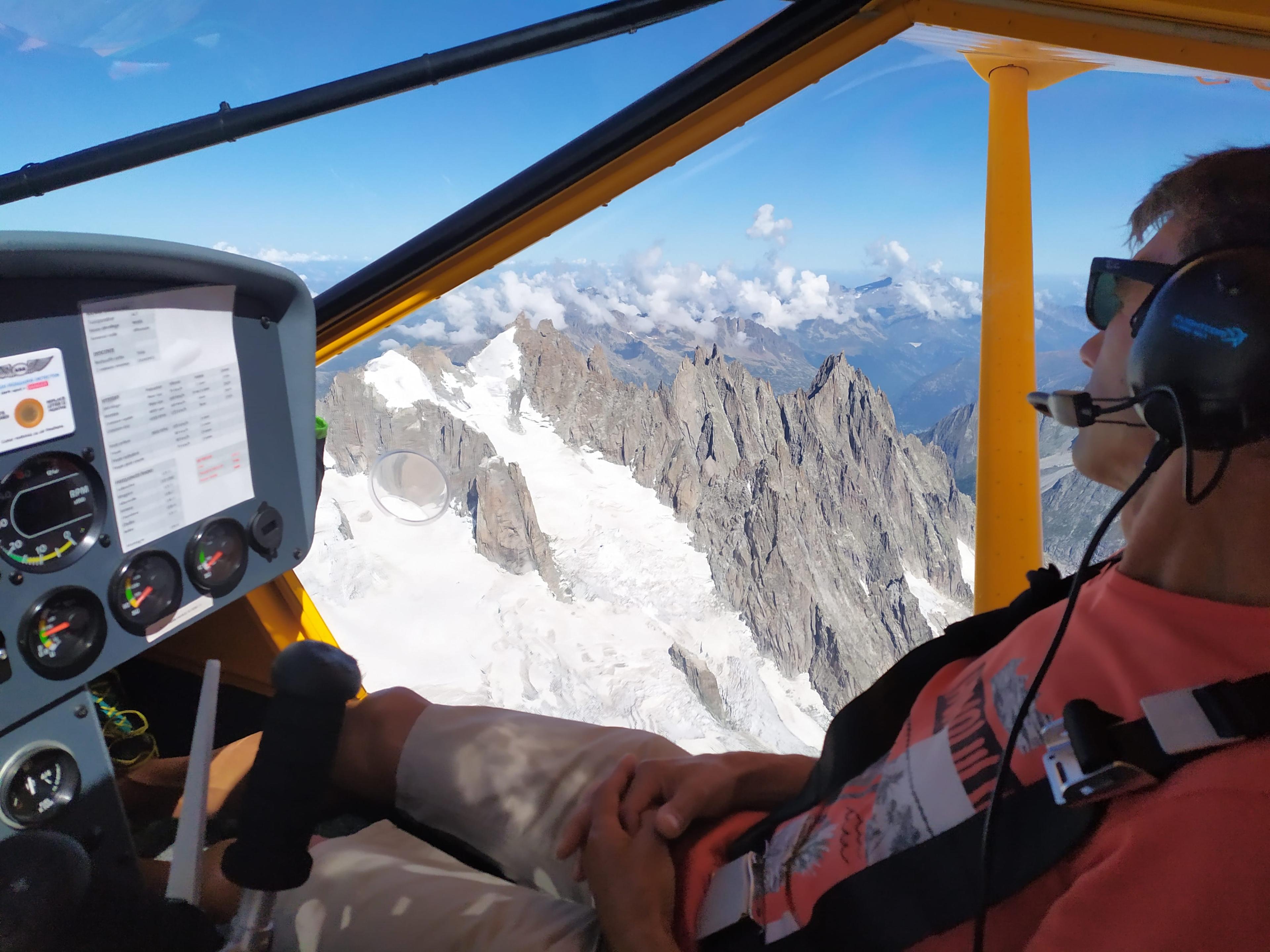 ultralight-aircraft-flight-mont-blanc-massif-air-sports-chamonix-4