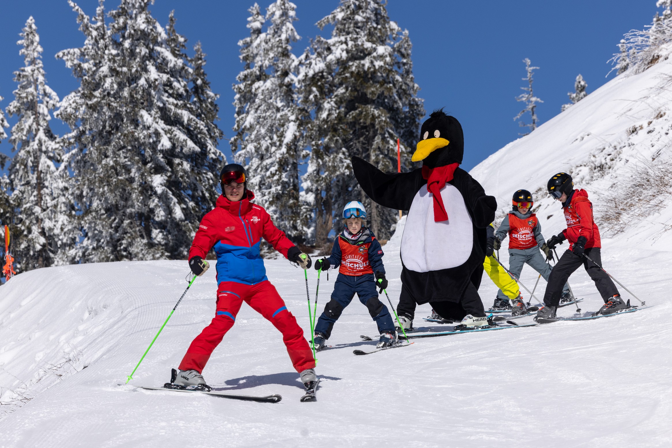 Kinder-Skikurs (4-14 J.) + Skiverleih Package für alle Levels.