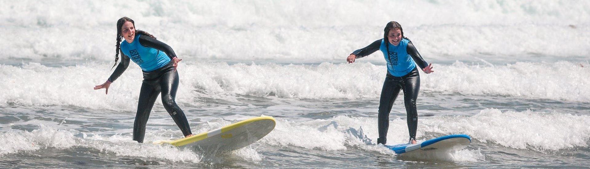 Surflessen in Peniche vanaf 2 jaar voor beginners.