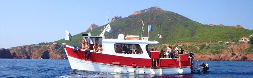 Our boat in the middle of the water during the Boat Trip near Cannes with Snorkeling with Dive Centre La Rague.