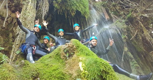 Canyoning facile a Benahavís con Team4You Marbella Canyoning facile a Benahavís con Team4You Marbella.