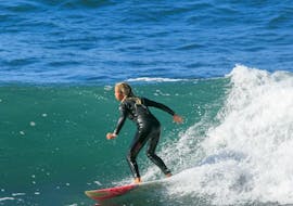Surflessen in Seixal vanaf 7 jaar voor alle niveaus met Madeira New Wave.