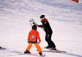 Clases de esquí para niños (5-14 años) para todos los niveles con Escuela Ski Sierra Nevada.
