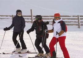 Skilessen voor volwassenen (vanaf 15 jaar) voor alle niveaus met Escuela Ski Sierra Nevada.