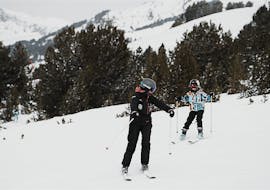 Private Ski Lessons for Kids for All Ages & Levels from Escuela Ski Sierra Nevada.