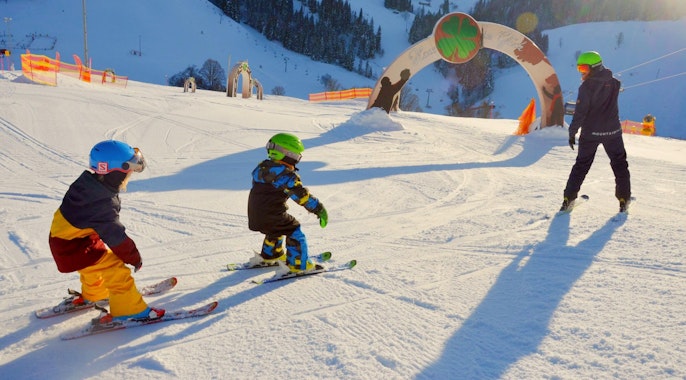 Kids Ski Lessons (6-12 y.) for Beginners Kids Ski Lessons (6-12 y.) for Beginners