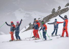 Lezioni di sci per adulti per tutti i livelli con Ski Life Escuela de Esquí Baqueira.