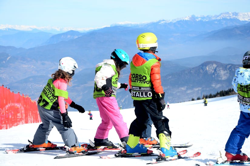 Lezioni di sci per bambini piccoli (3-4 anni) - Vacanze di Natale.