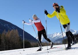 Privater Langlaufkurs für alle Levels mit Skischule Schaber Grünberg-Obsteig Ein Mann und eine Frau haben sichtlich Spaß an der Teilnahme bei ihrem Privaten Langlaufkurs für alle Levels mit der Skischule Schaber in Grünberg Obsteig.