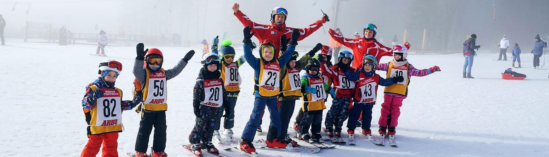 kids-ski-lessons-bambini-3-5-y-halfday-holidays-skischule-semmering-hero