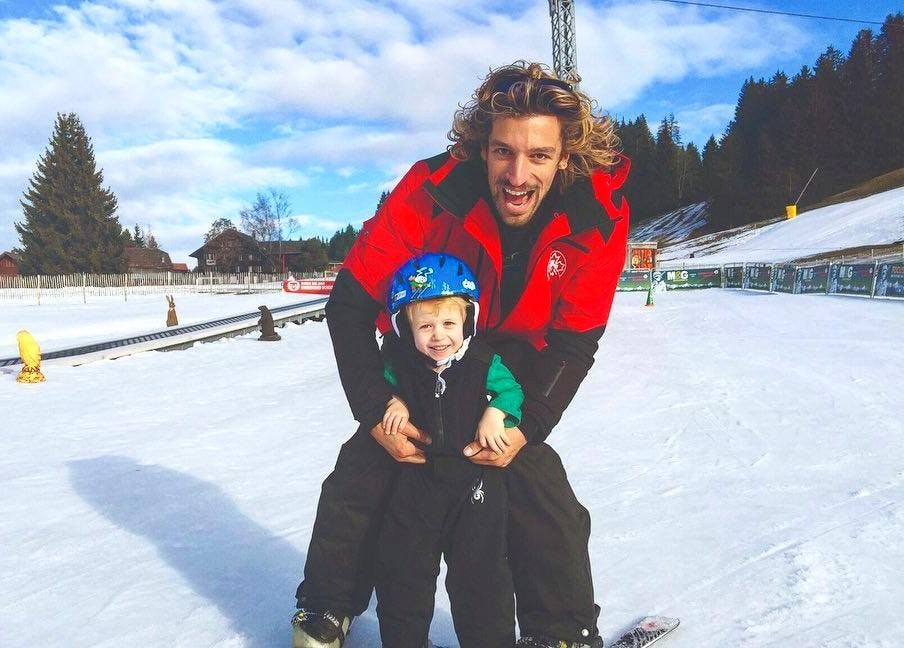 Clases particulares de esquí para niños "Ski Kindergarten" (2-5 años) con Lovell Ski Camps Gstaad-Saanen Clases particulares de esquí para niños "Ski Kindergarten" (2-5 años) con Lovell Ski Camps Gstaad-Saanen.