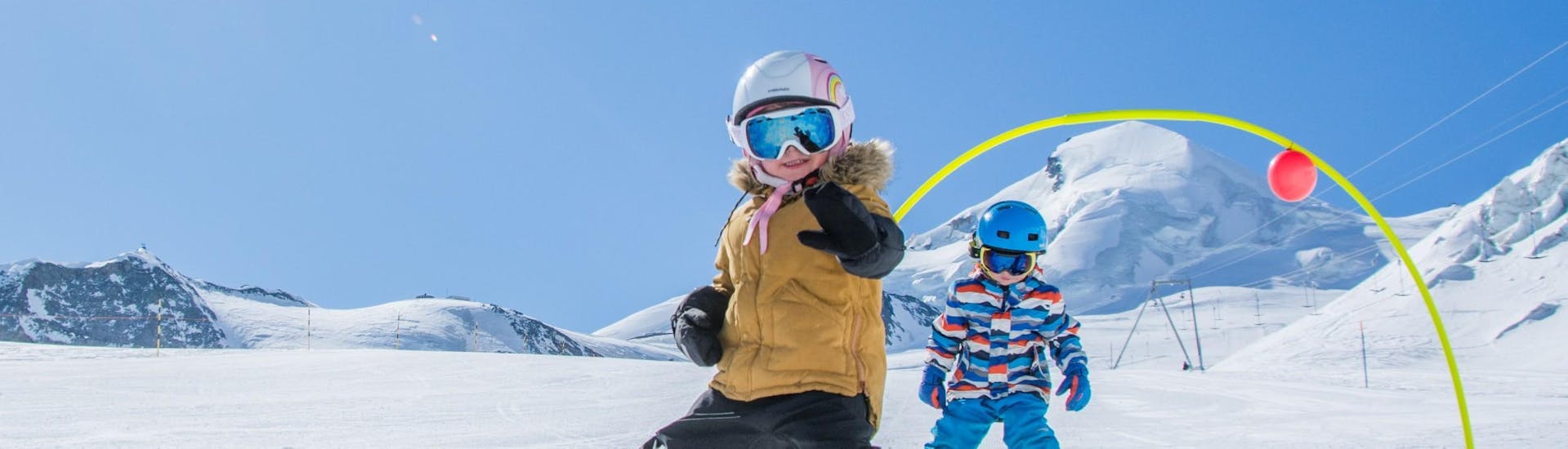 Kids Ski Lessons (from 4 y.) for All Levels with Ski School ESKIMOS Saas-Fee - Hero image