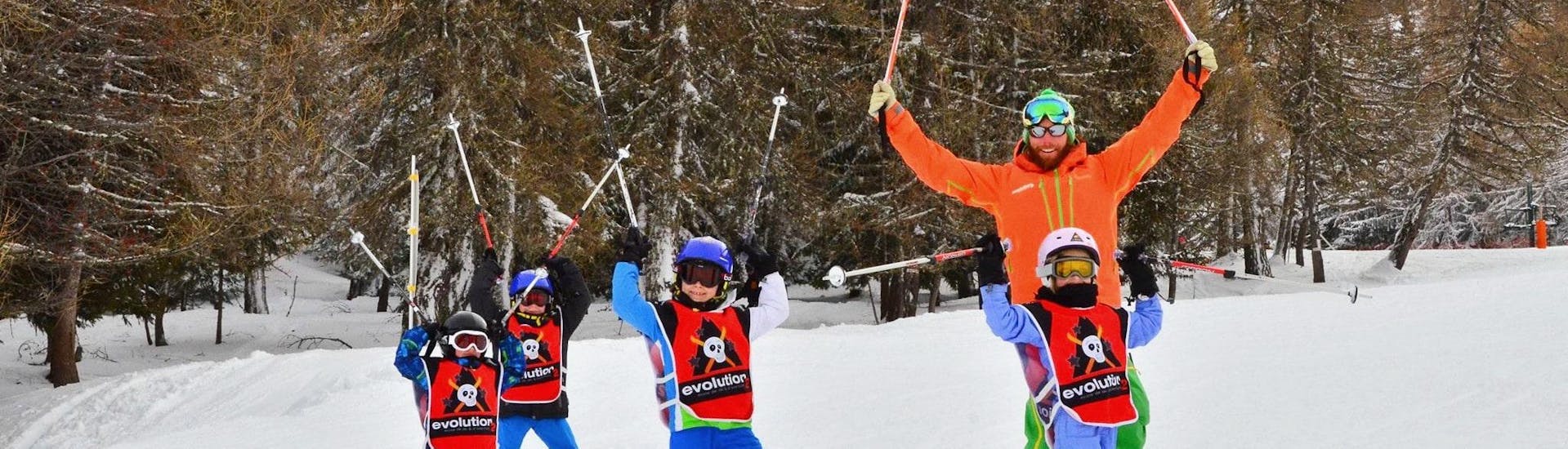 Les enfants s'amusent beaucoup pendant leur Cours de ski Enfants (6-12 ans) avec Expérience avec l'école de ski Evolution 2 La Plagne Montchavin - Les Coches.