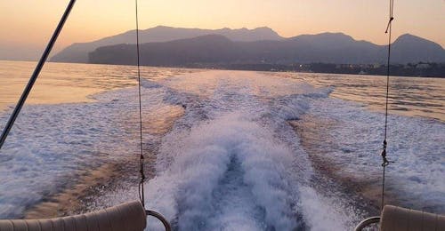 Private Bootstour um Sorrent bei Sonnenuntergang mit Sunrise Sorrento Private Bootstour um Sorrent bei Sonnenuntergang mit Sunrise Sorrento.