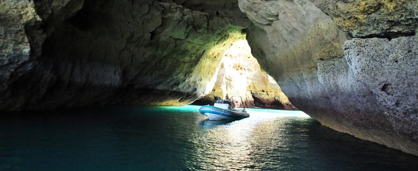 Gita in Barca alla Grotta di Benagil & Praia da Marinha.