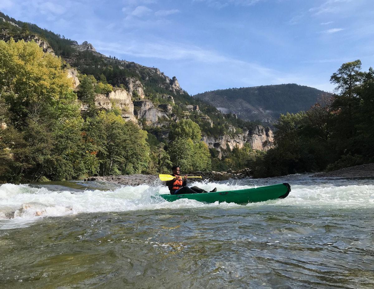 20km-canoe-rental-on-the-tarn-sportive-tour-canoe-la-cazelle-gorges-du-tarn-1