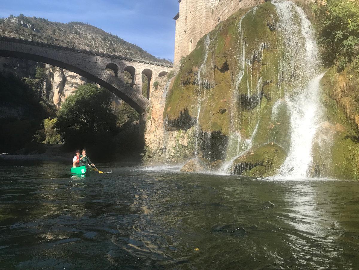 20km-canoe-rental-on-the-tarn-sportive-tour-canoe-la-cazelle-gorges-du-tarn-3