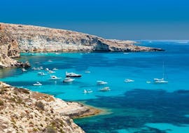 Una delle spiagge mozzafiato che visiteremo durante il giro in barca a Lampedusa con pranzo con Gita in barca Liliana Lampedusa.