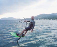 Men doing Kitesurfing Lessons in Hyères - 5 days with Le Robinson.
