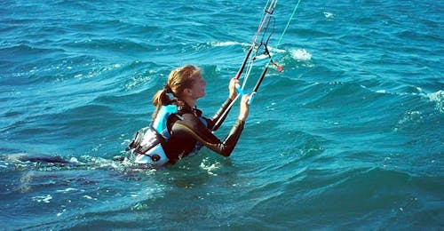 Lezioni di kitesurf a Hyères da 12 anni con Le Robinson Almanarre Lezioni di kitesurf a Hyères da 12 anni con Le Robinson Almanarre.