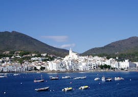 The view of the fishing village of Cadaqués on this catamaran tour to the parc natural cap de creus together with Magic Catamarans.
