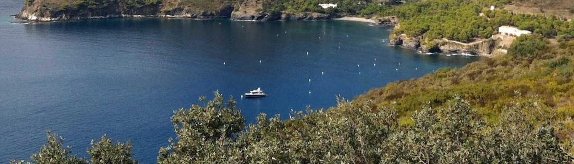 Katamaranfahrt zum Cap Norfeu und Cadaqués mit Schnorcheln mit Magic Catamarans Mallorca