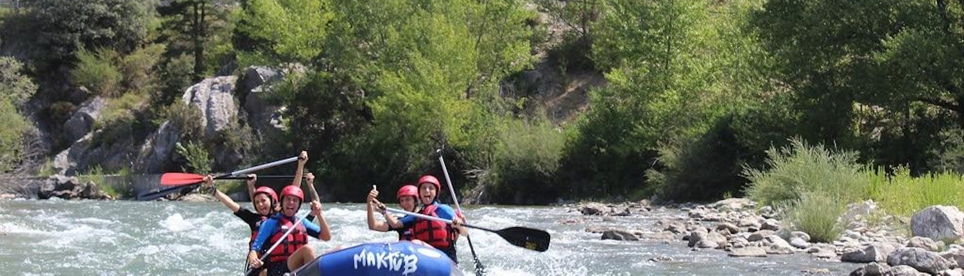 Various people enjoy a day rafting on the Genil River with Vivak Nature. 
