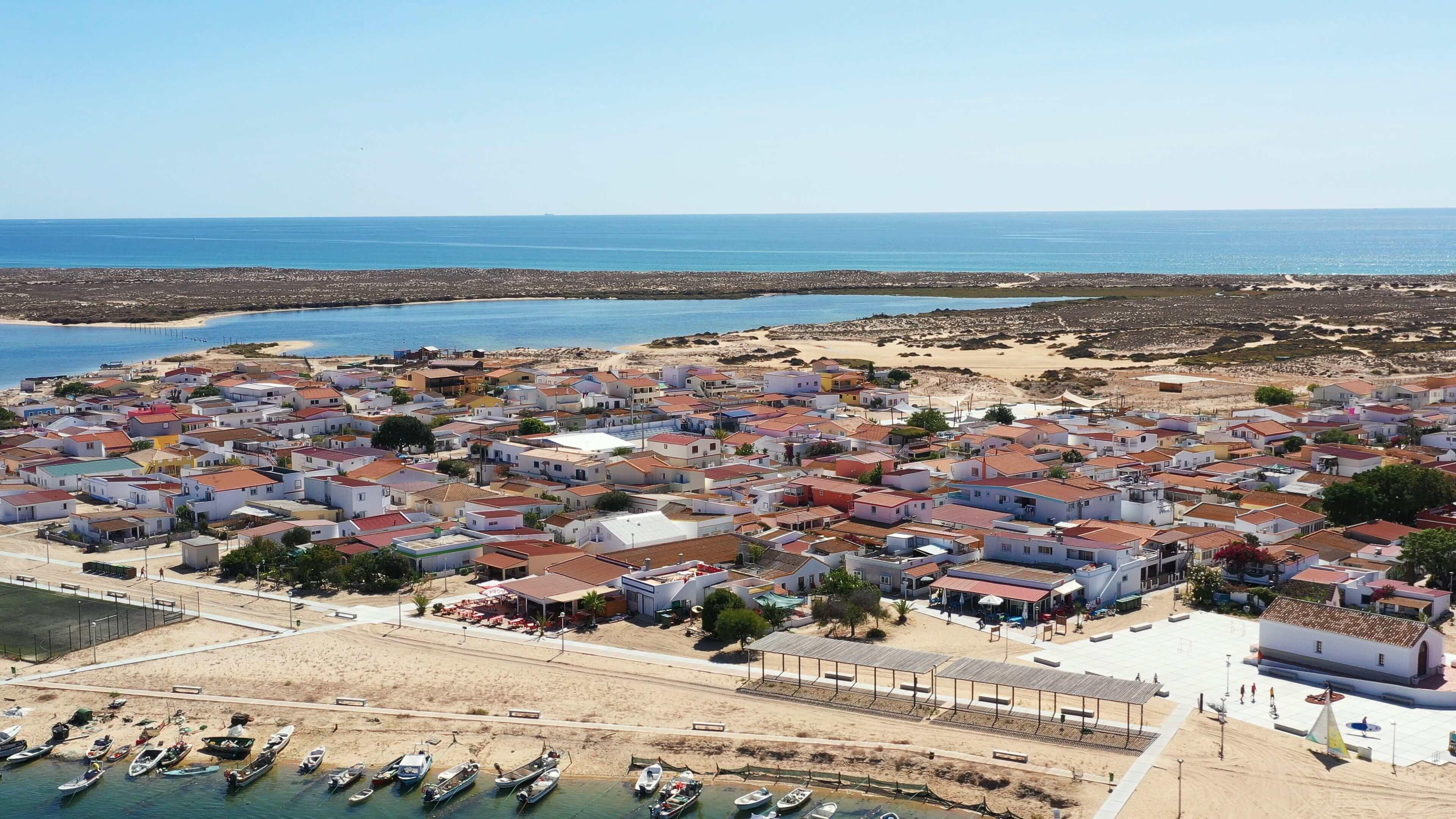 Balade en bateau à Praia Deserta et à l'île de Culatra avec Odyssey Tours Olhão.
