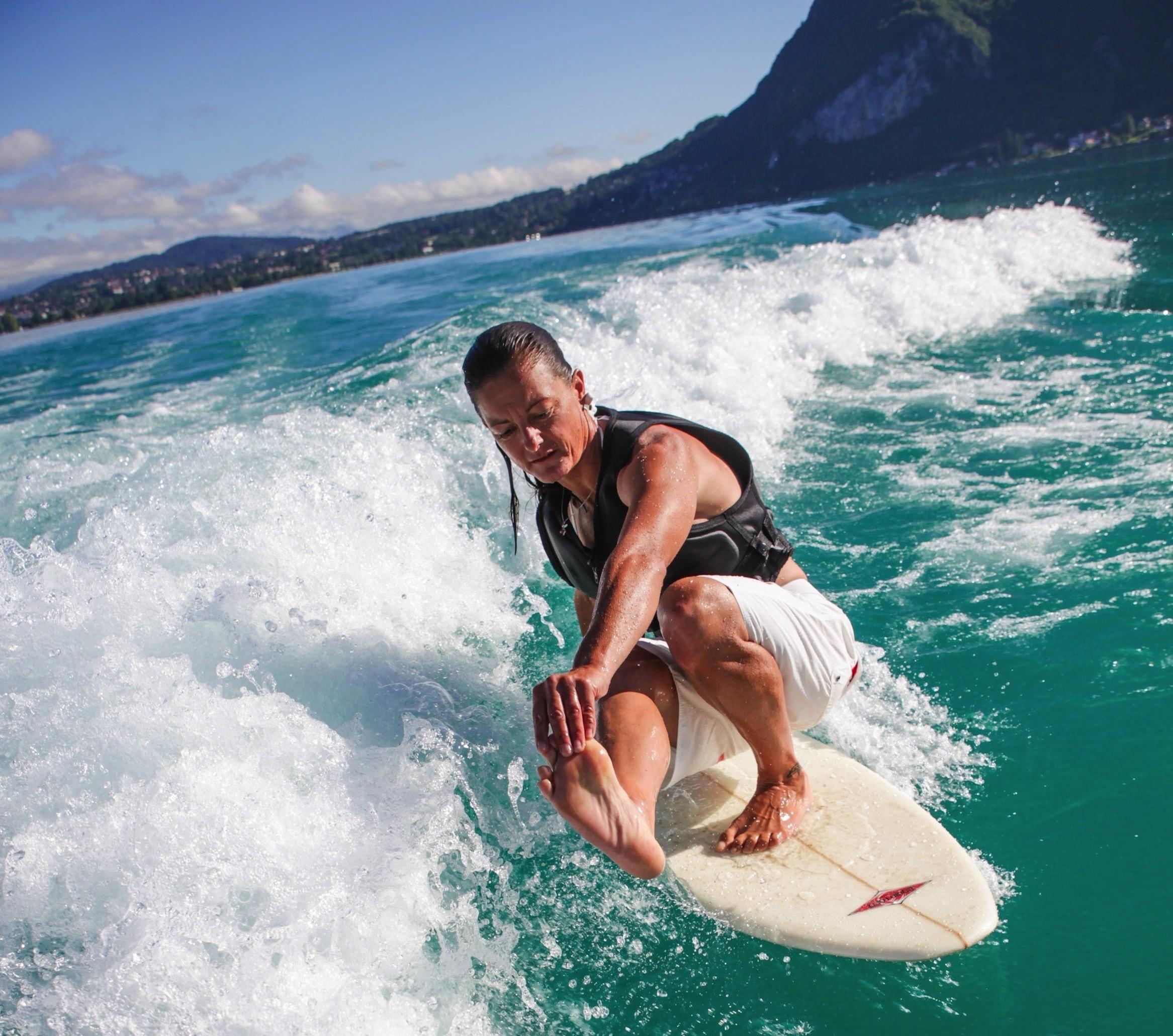Wakeboard & Wakesurf Lesson on Lake Annecy Ski Wake Annecy