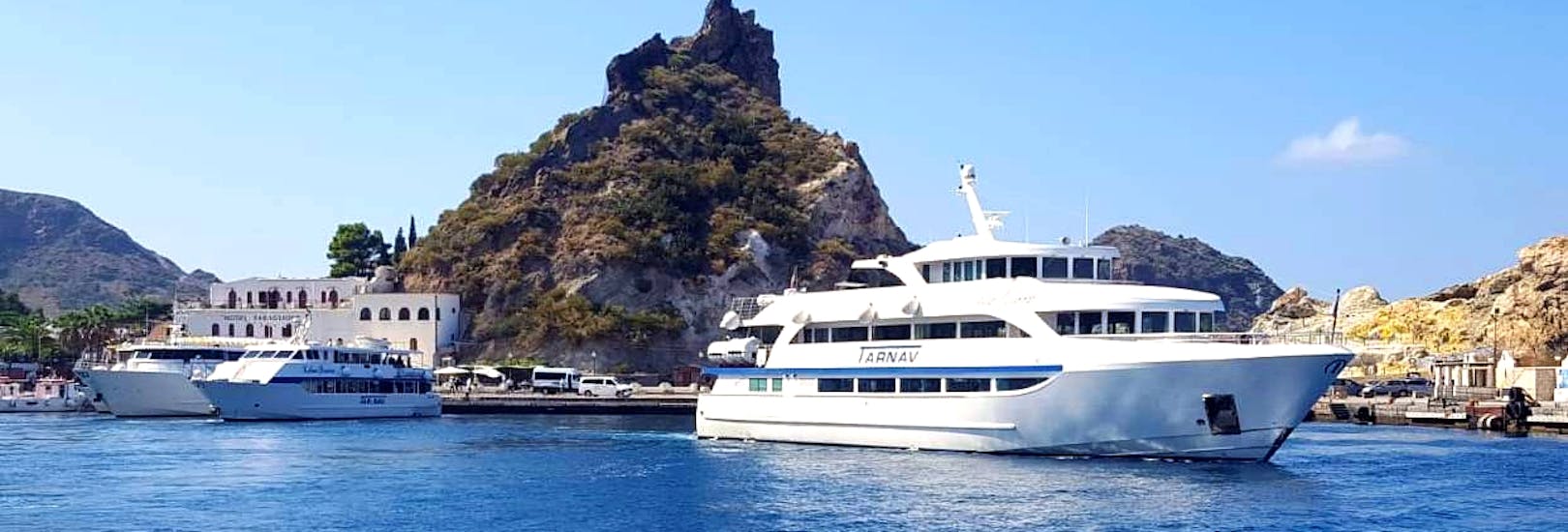 The Boat of Tarnav Tours Eolie during their Tour to the islands Vulcano, Panarea & Stromboli. 