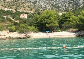 Private Bootstour nach Hvar & zu den Pakleni-Inseln mit Amazing Hvar Tours Blick während der privaten Bootstour zu den Stränden von Hvar mit Amazing Hvar Tours.
