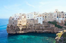 An amazing view of the coast of Polignano a Mare that can be admired during the Boat Trip to Polignano a Mare Caves with Aperitif.