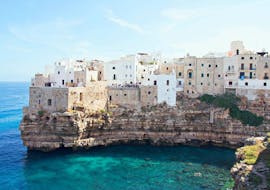 An amazing view of the coast of Polignano a Mare that can be admired during the Boat Trip to Polignano a Mare Caves with Aperitif.