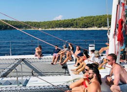 Balade en catamaran depuis Split vers Hvar et les îles Pakleni. 
