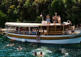 A group of people go on a full day boat trip to Lim Jord and Rovinj Archipelago with Stupica Excursions. 