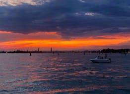 Privé boottocht bij zonsondergang in Venetië met Venice Boat Experience.