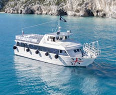 Nuestro mini crucero durante el Paseo en barco por el golfo de Orosei y grutas de Bue Marino con Dovesesto Cala Gonone.